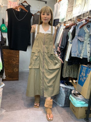 YM53 Khaki Green Big Pockets Pinafore