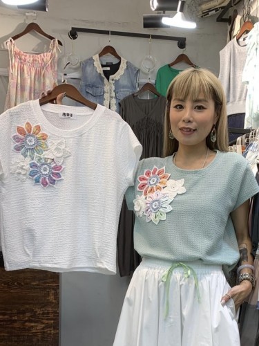 YM32 Textured Tee with Flower Embroidery