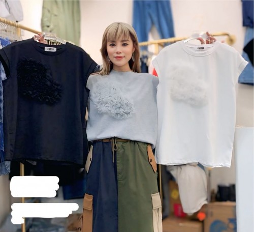 YY233 tee with 3D heart ruffles
