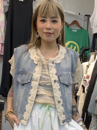  YM60  Denim Lace Trim Vest