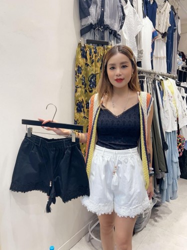 PA138 Lace Hem shorts