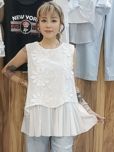  BB74 White Sleeveless Floral Embroidery Long Top