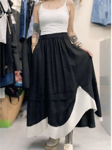 YY.Flare skirt with white wave hem