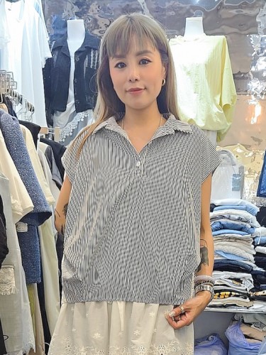 AQ286 Blue Pinstriped Collared Top