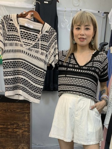 YM45 V Knitted Short Sleeve Top
