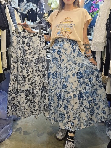 AQ279 Floral Tiered Skirt