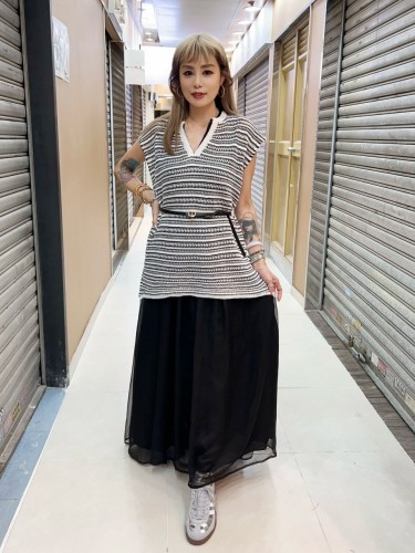 MK 139 v neck top black dress w belt 