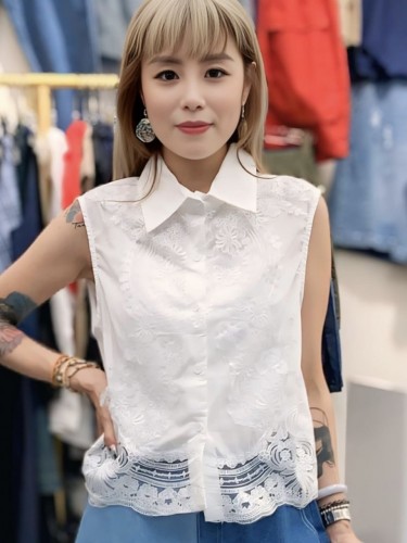 YY240 white lace hem