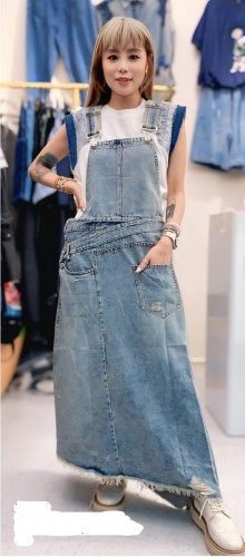 YY243 denim long pinafore