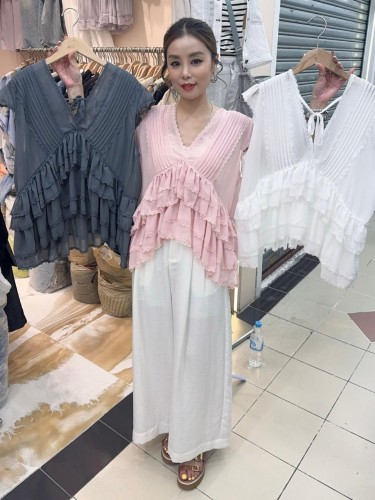 SO54  V ruffled Babydoll top