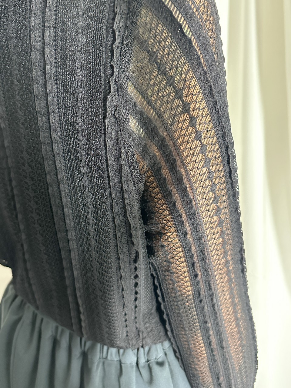BS512 黑色。 蕾絲花邊衫